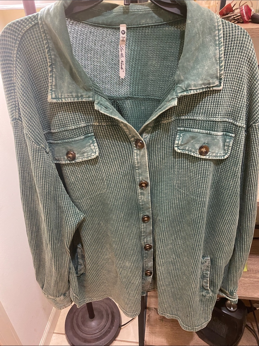 Leo & Nicole womens waffle top